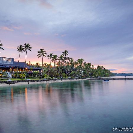 The Warwick Fiji Hotel Korolevu  Exterior foto Sunset at the Sheraton Resort