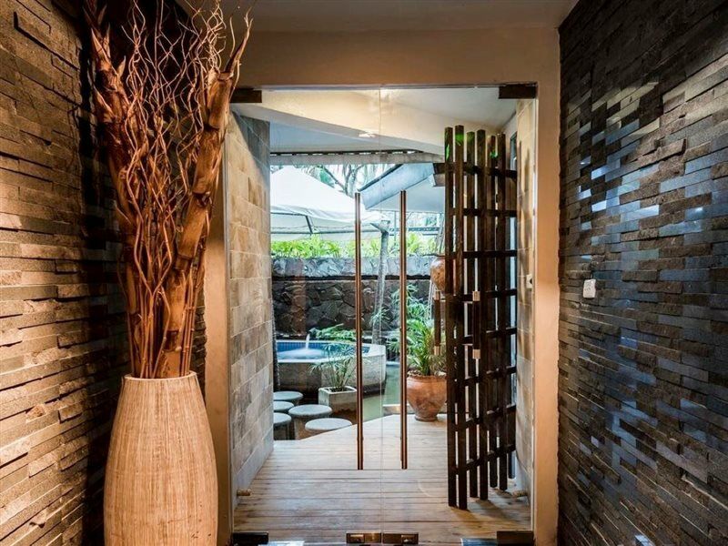 The Warwick Fiji Hotel Korolevu  Exterior foto Entrance to the spa